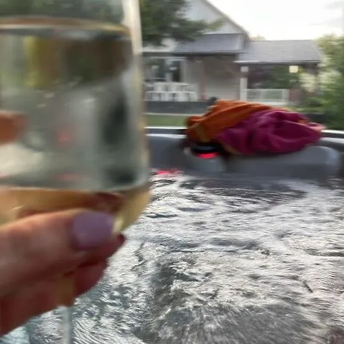 דירה Zsuzsanna Vendeghaz *